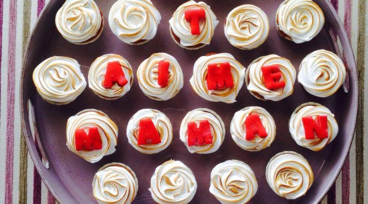 Cupcakes meringués, cœur au citron