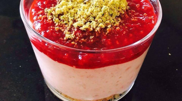 Verrines façon cheesecake à la framboise