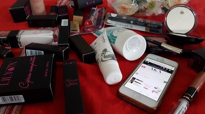 On a acheté plein de make-up sur AKA