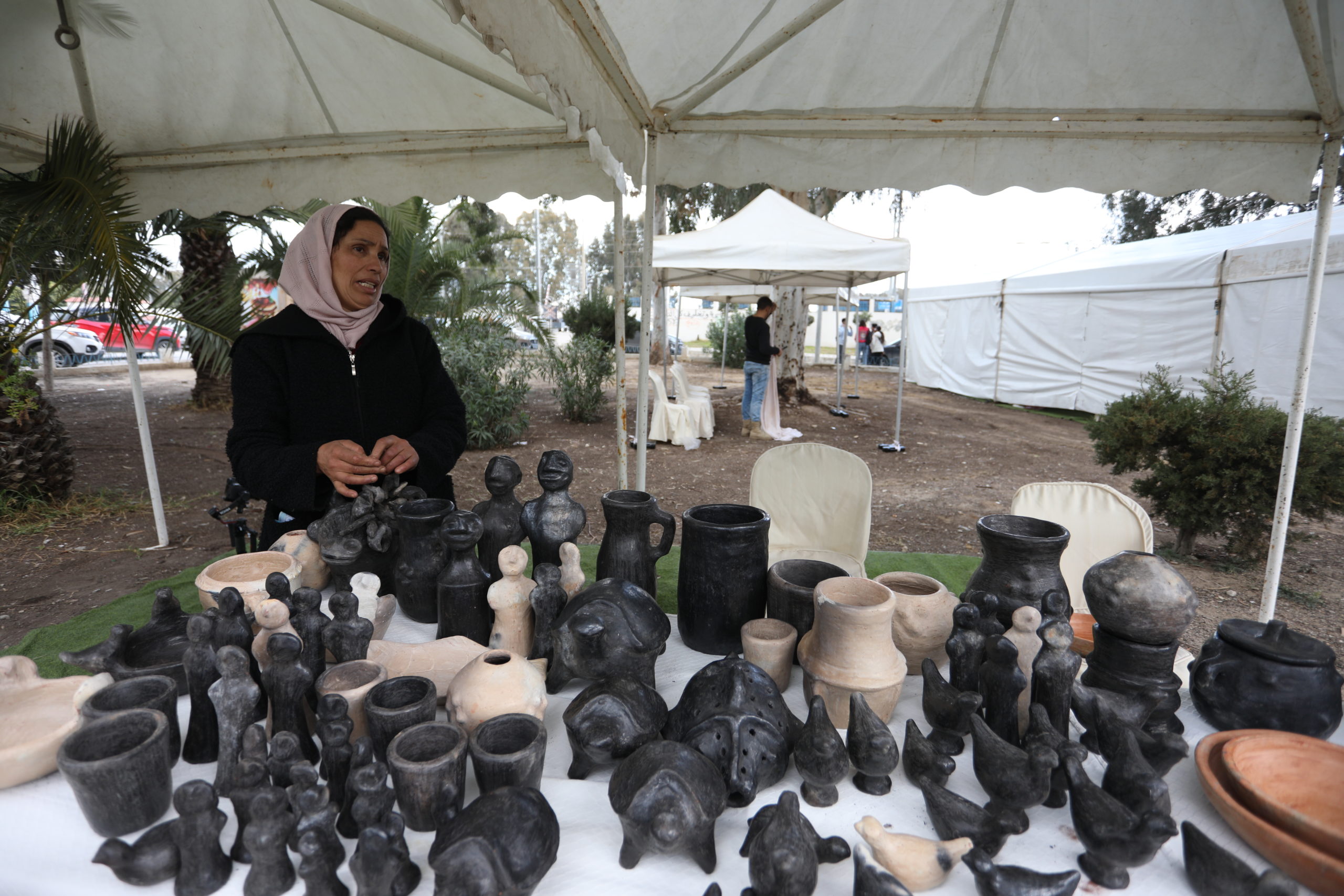 artisanes tunisiennes, poterie sejnane